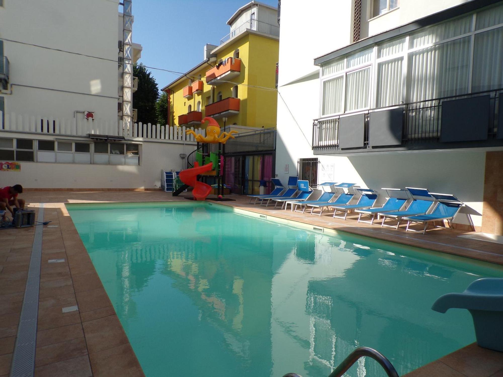 Hotel 2000 Rimini Exterior foto
