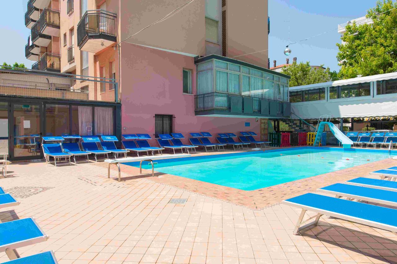 Hotel 2000 Rimini Exterior foto
