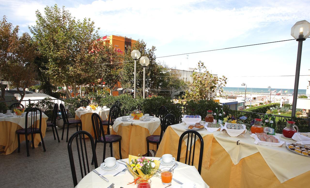 Hotel 2000 Rimini Exterior foto