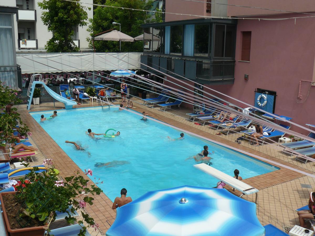 Hotel 2000 Rimini Exterior foto