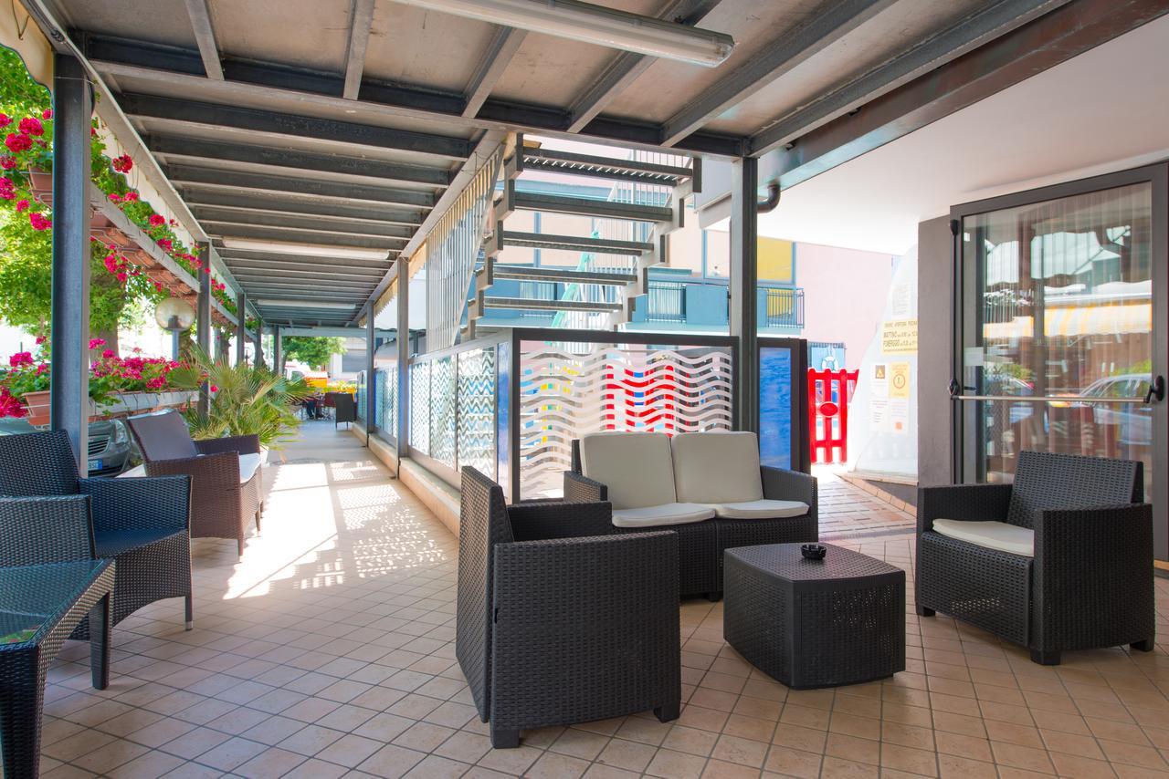 Hotel 2000 Rimini Exterior foto